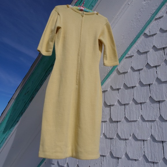 Vintage 60s/70s super butter cream super soft knit dress - Picture 6 of 8